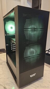 Xeon 1240 V3 (i7 4770) | RX 570 8GB | 16 GB RAM | SSD+HDD - 9