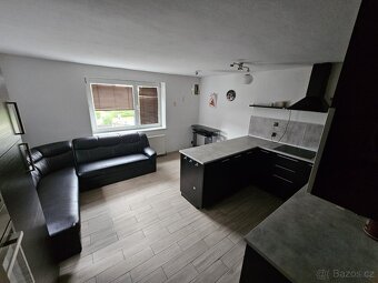 Pronájem domu 159 m² s pozemkem 402 m² - 9