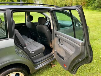 ►► VOLKSWAGEN TOURAN 2.0 TDI • NOVÁ STK ◄◄ - 9
