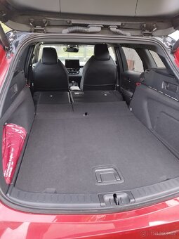 Prodám Toyota Corolla ST GR sport 2.0 146 kw hybrid - 9