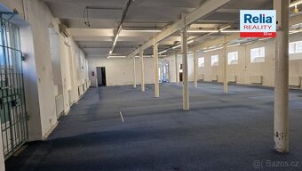 Pronájem obchodních prostor o výměře 610 m2 na frekventované - 9