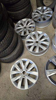 VW Passat originál Alu kola 17" - 9