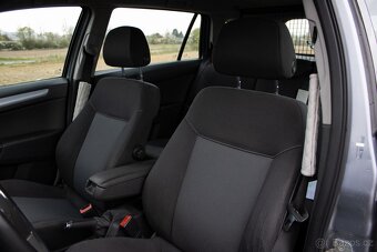 Opel Astra Sport Tourer 1.6 MPI 77 kW - 9