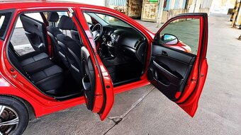 hyundai i30 1.4 benzin ( top stav ) - 9