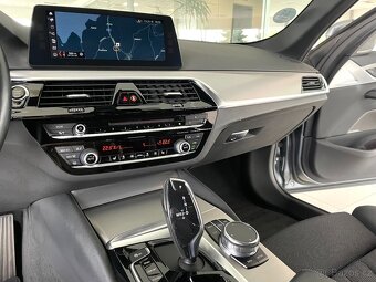 BMW 530d xDrive 360kam Head-Up DPH - 9