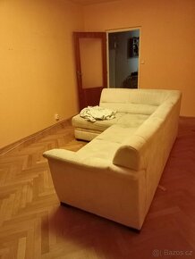 Konferenční stolek, TV stolek, sedačka, police Ikea, DVD/CD - 9