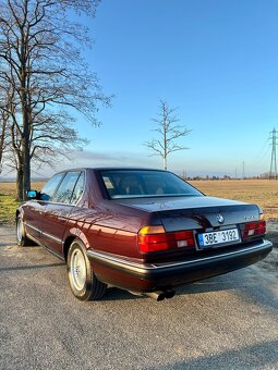 BMW E32 750i Brokatrot - 9