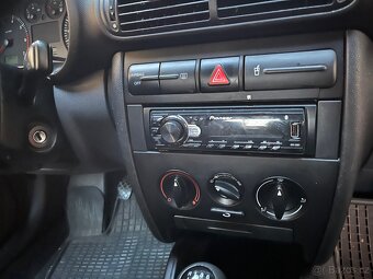 Prodám SEAT LEON 1.4 benzín, rok 2003 – nepojízdný stav - 9