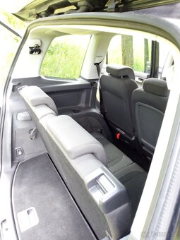 Touran 1.6 tdi 7 míst - 9