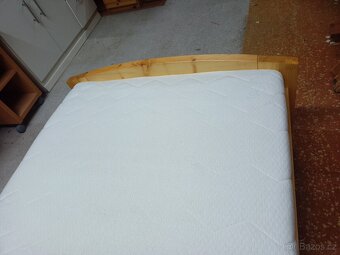 Prodám hezkou postel z masivu 90 x 200 cm - 9