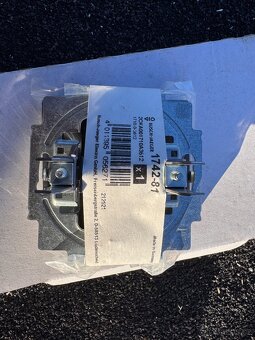 ELE Zásuvky a rámečky - 9