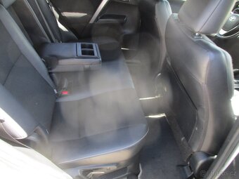 TOYOTA RAV4 2.5Hybrid 145 kW Executive e-CVT 12/2016 - 9