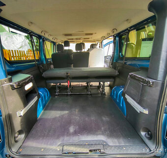 Opel Vivaro 1,6 89kW Navi Long 1. majitel, 1249xx km, spaní - 9