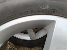 Zimní pneu. ALU kola 215/60R17 114,3 - 9