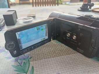 Canon LEGRIA HF200 - 9