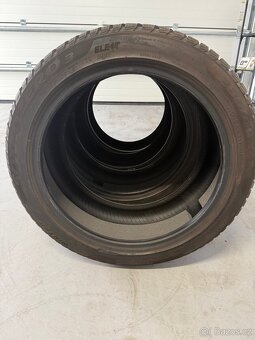 Pneu Pirelli 235/45 R18 - 9