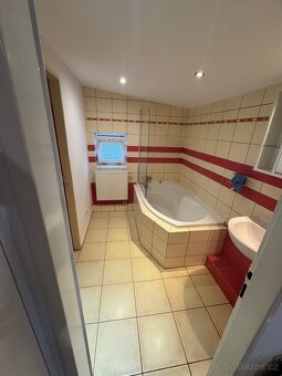 Pronajmu podkrovní prostory 100 m2 na adrese Pardubice 6 - 9