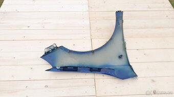 Škoda Fabia 2 , Roomster – Blatník levý přední modrý - 9