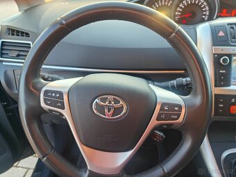 Toyota Verso 1.8 VVTi - 9