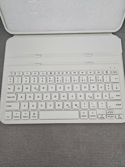 ESR Ascend Keyboard Case Lite – iPad Pro 11" / Air 4 - 9