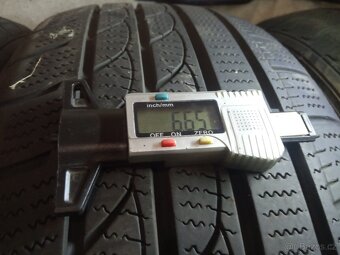 Zimní 215/60/17  215/60R17 - 9