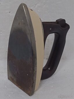 Retro nahřívací žehlička - 9