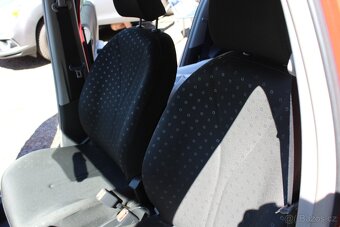 Toyota Yaris - 9
