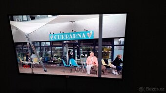 LED TV LG 42LA690S - 9