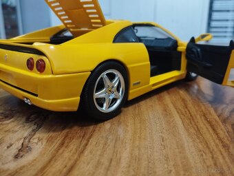 Ferrari F355 1/18 - 9