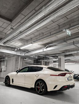 Kia Stinger 3.3biturbo AWD EU - 9