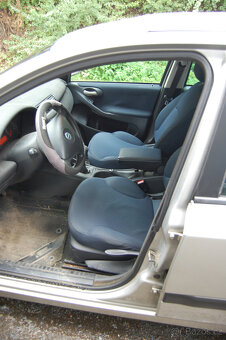 Fiat Stilo 1.9JTD na díly - 9