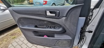 Ford Focus 1.6 85kw r.2005 - 9