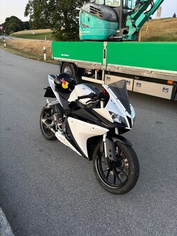 Yamaha YZF R125 - 9