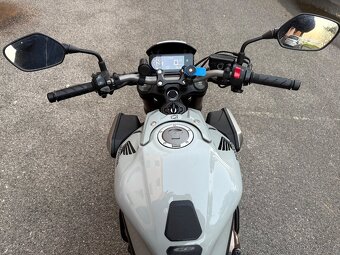 Honda CB 650r - 9