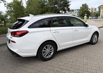 Hyundai i30, 1.6 CRDi automat - 9