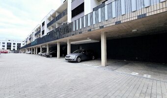 Pronájem bytu 1+KK (36m2) se sklepem, terasou a vyhrazeným k - 9