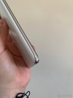 Samsung Galaxy S20 FE 5G - stav jako nový - 9