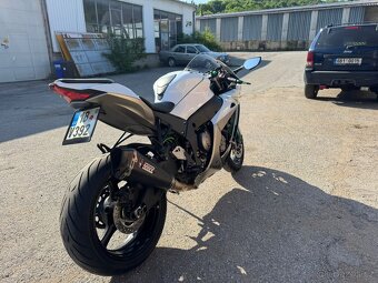 Kawasaki ZX-10R Ninja 2017 - Pearl Blizzard White - 9