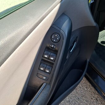 Citroën C4 Picasso 1,6 HDi 73 kW, nové v ČR, r.v.10/2016 - 9