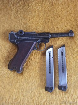 Expanzní pistole Luger P08 - 9