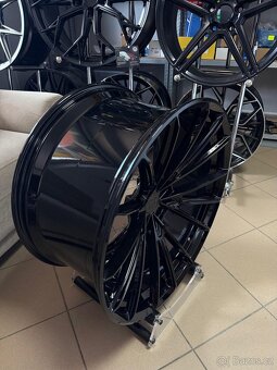 Alu kola Forged 23” vhodné na Lamborghini Urus KONKAVNÍ - 9