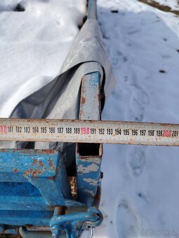 Přívěsný vozík brzděný - 9