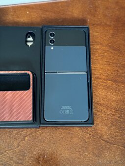 Samsung Z Flip 4 - 9
