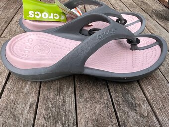 Crocs žabky Athens II flip vel. W8 (EUR 38/39) - 9