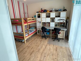 Reprezentativní bydlení v nízkoenergetickém domě, se samosta - 9