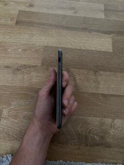 Iphone SE 2. generace - 9