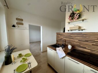 Prodej byty 1+1, 42 m2 - Karviná - Nové Město, ev.č. 00195 - 9