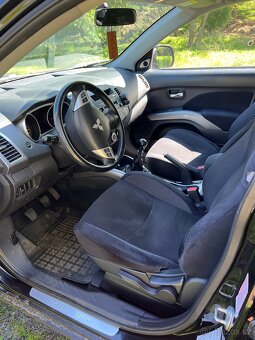 Mitsubishi Outlander - 9