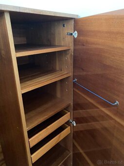 Starožitná obývací stěna, ořechová dýha + masiv - 9