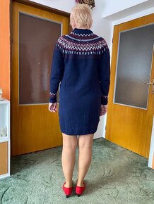 Šaty plesové a zimní - 9